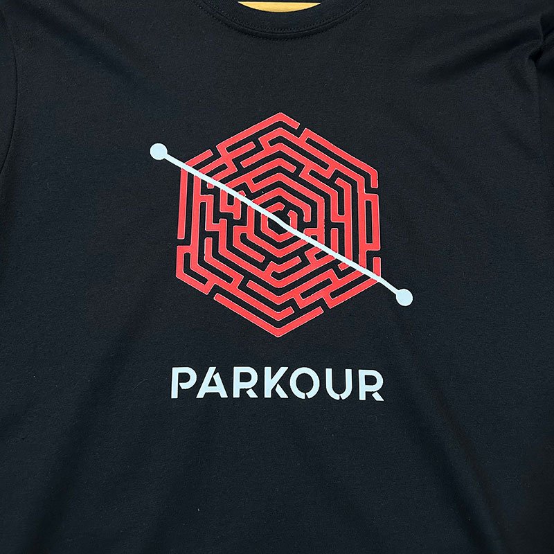 Camiseta Negra Laberinto Parkour - Imagen 2
